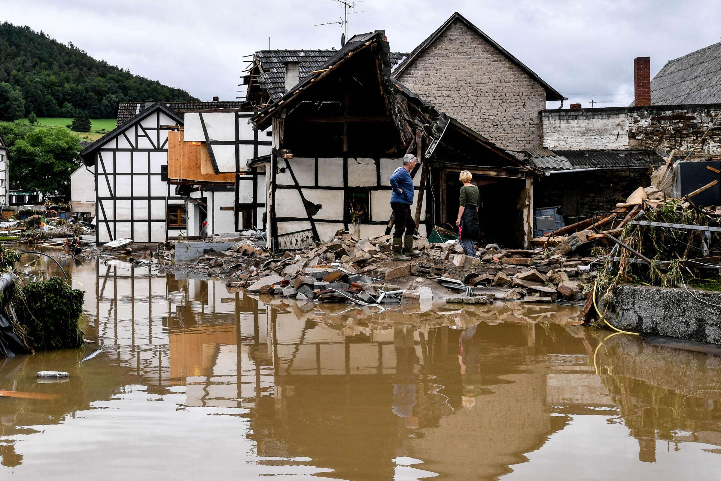 Floods plunge entire regions into crisis arche noVa Initiative